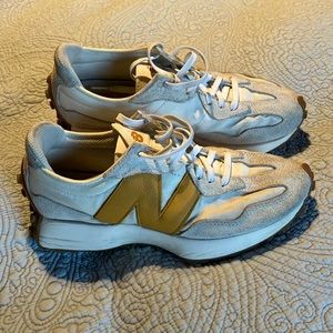 New Balance 327 Sneakers